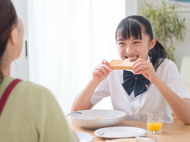 子どもたちが食べ物をしっかり咬むということの大切さ